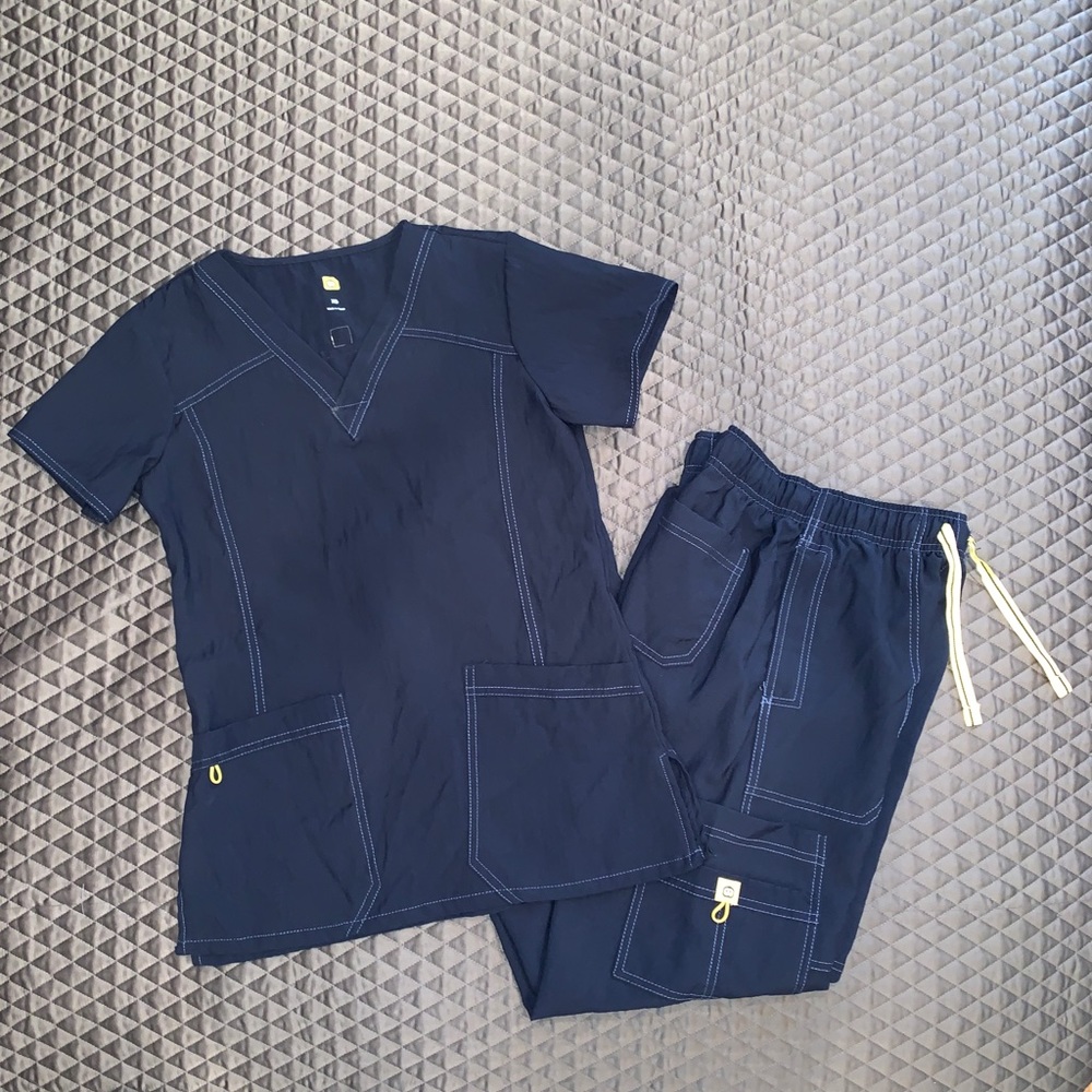 Wonerwink Navy Blue Scrub Set